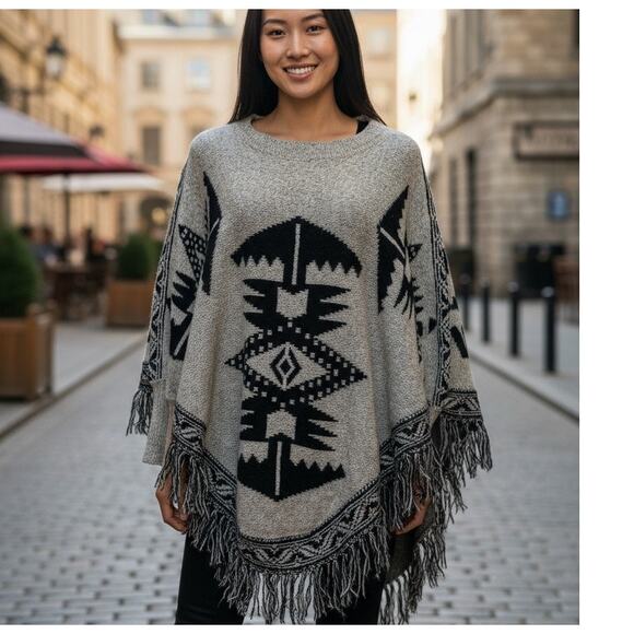 West 36th Knit Poncho Cape Shawl w/ Cuffs Beige Black Aztec Art to Wear Fringe - Picture 1 of 9